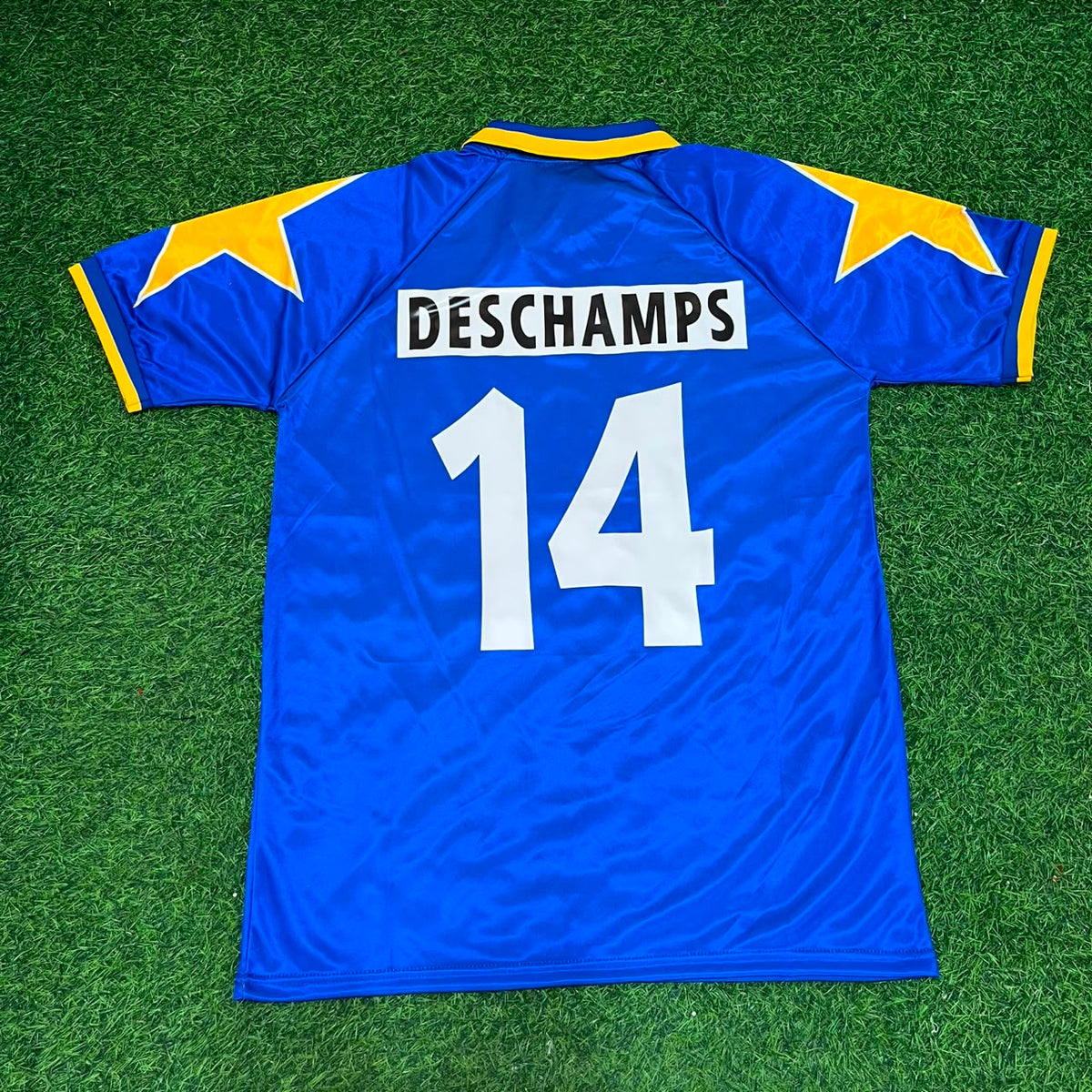 Juventus 1995/97 Retro Kit Jersey – | | – Didier Deschamps 14 – – Back View