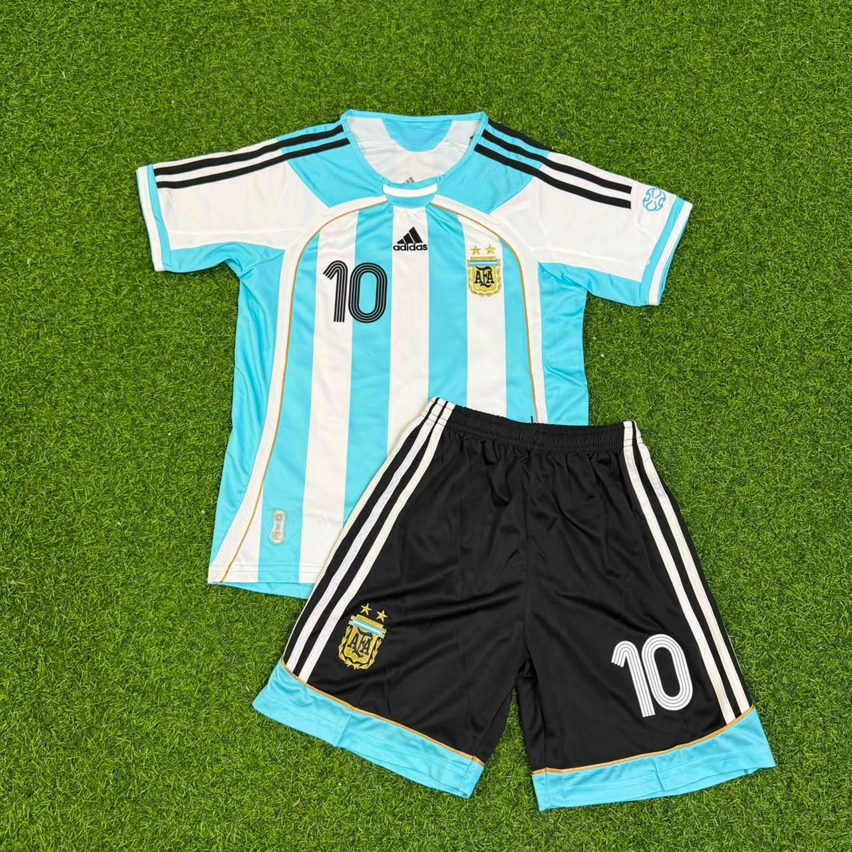 Argentina Retro Kids Football Jersey – Diego Armando Maradona – Detailed View