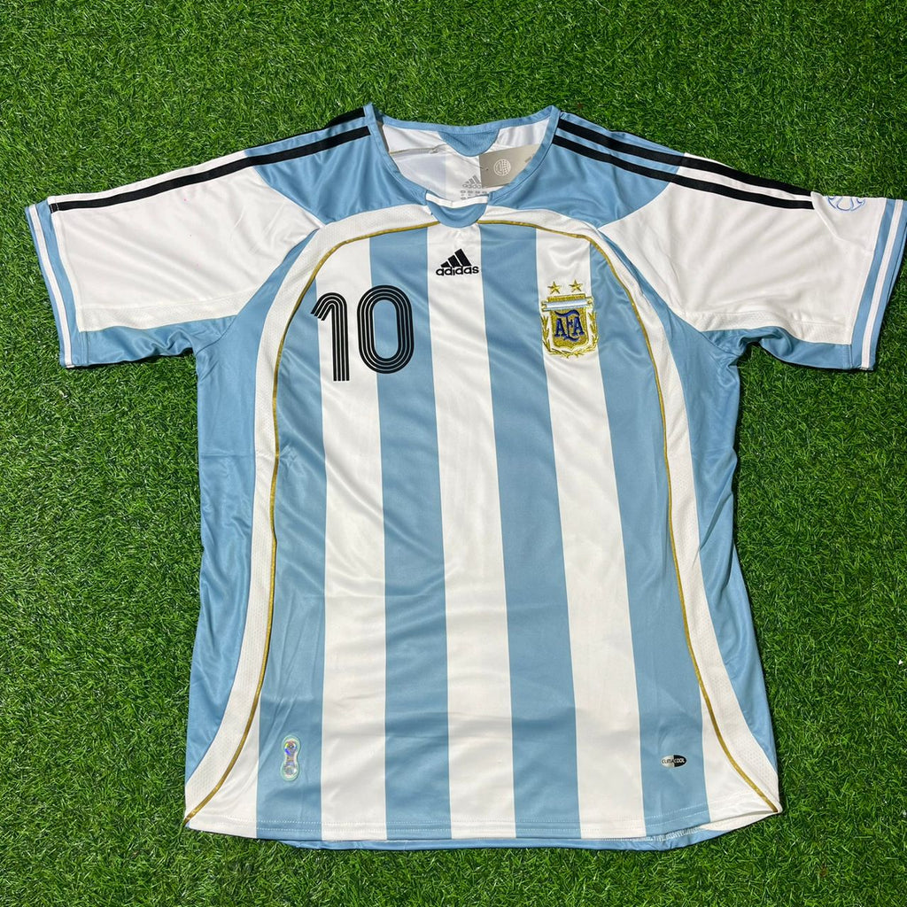 Argentina Retro Soccer Jersey – Diego Armando Maradona – Front View