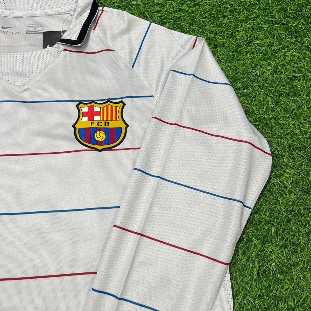 2003 Edgar Davids #3 Barcelona 2004 Away Long Sleeve Retro Football Jersey Collection – 4