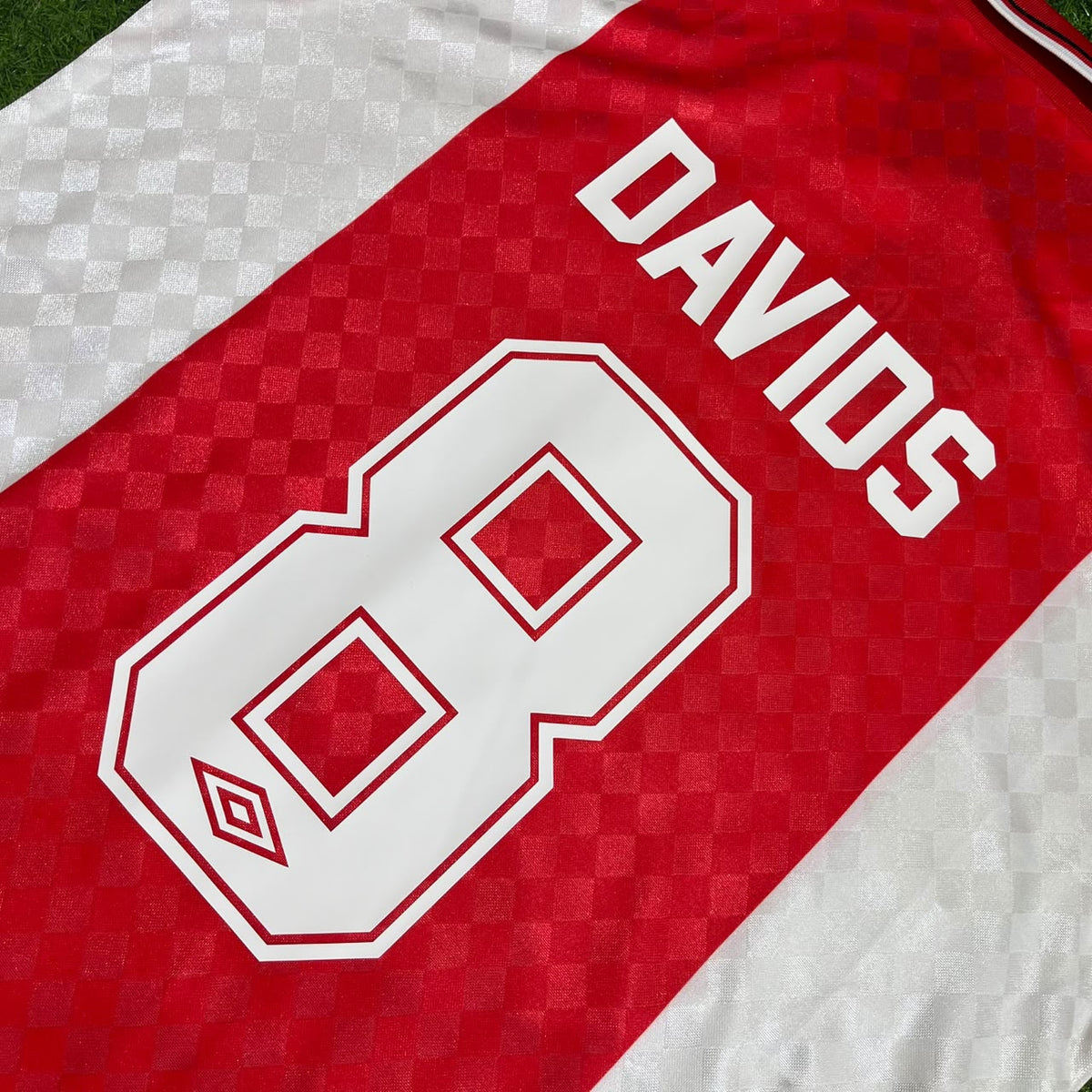 Ajax Retro Football Jersey – Edgar Davids AFC – Detailed View