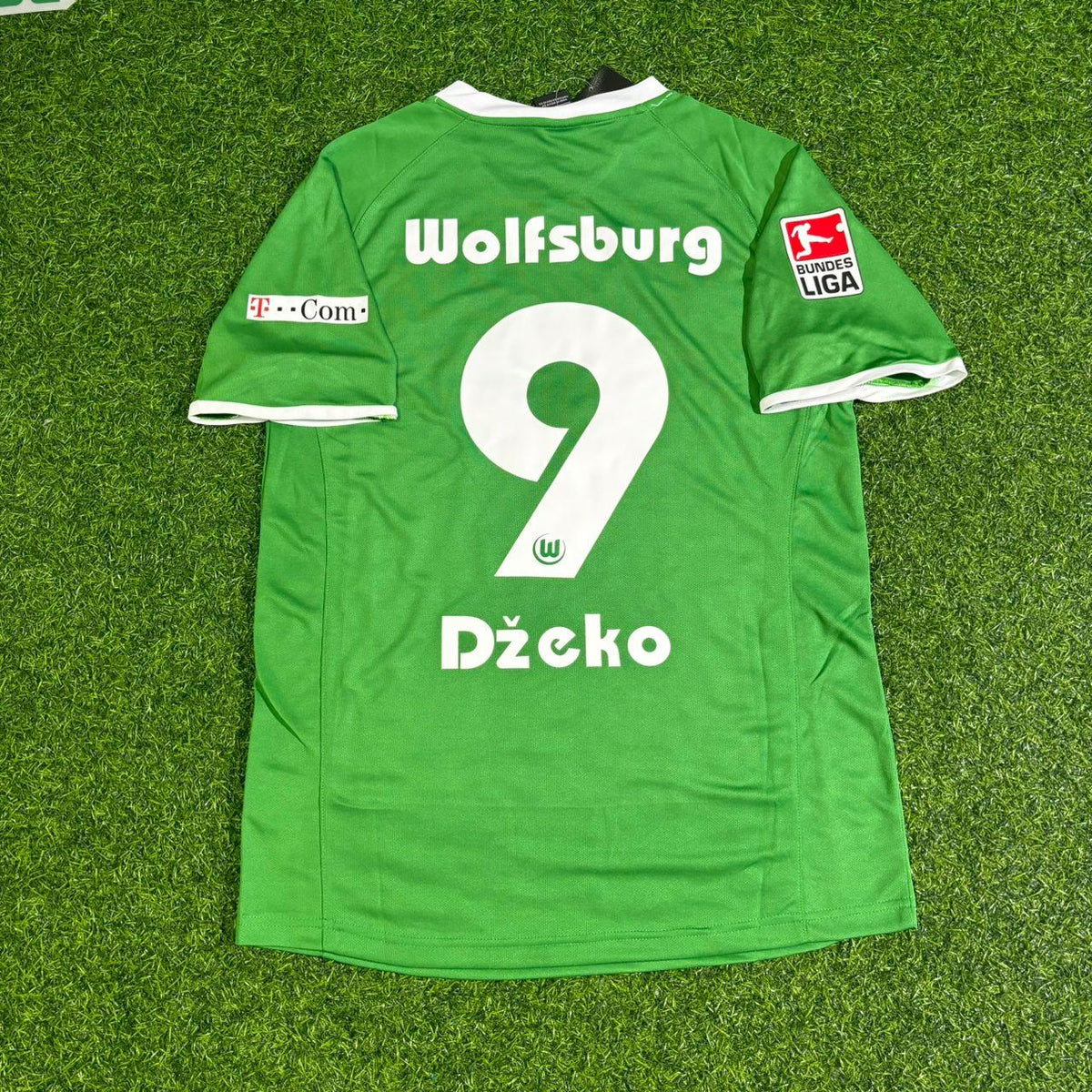 Edin Dzeko VfL Wolfsburg 2008-2009 Champion Year Home Football Jersey – Back View