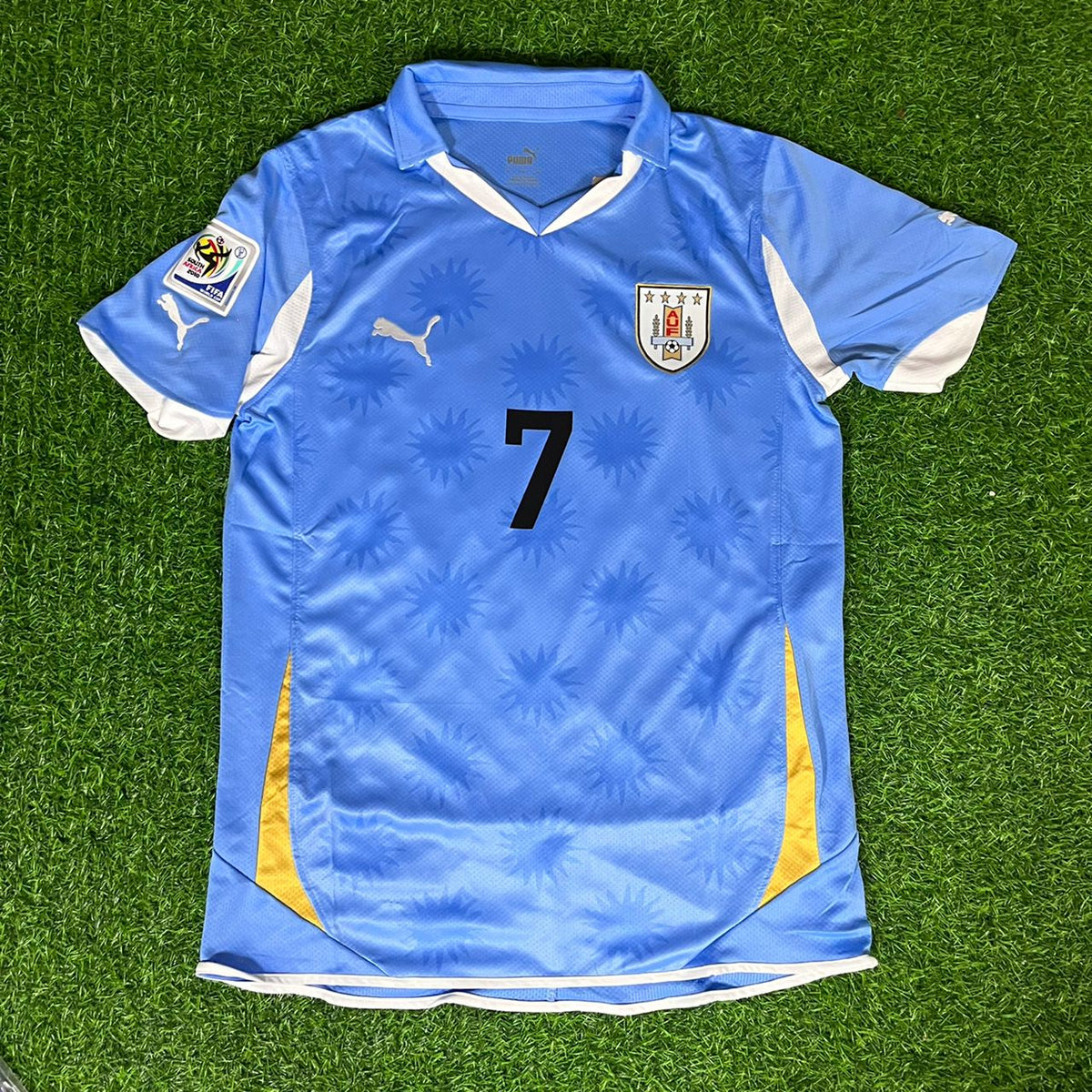 Edinson Cavani 7 – Uruguay 2010 World Cup Retro Kit Jersey – | | – Front View