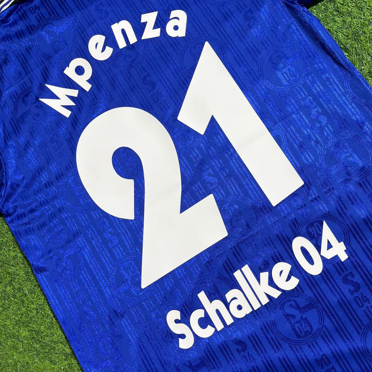 Emile Mpenza Schalke 04 Heim Retro – Detailed View