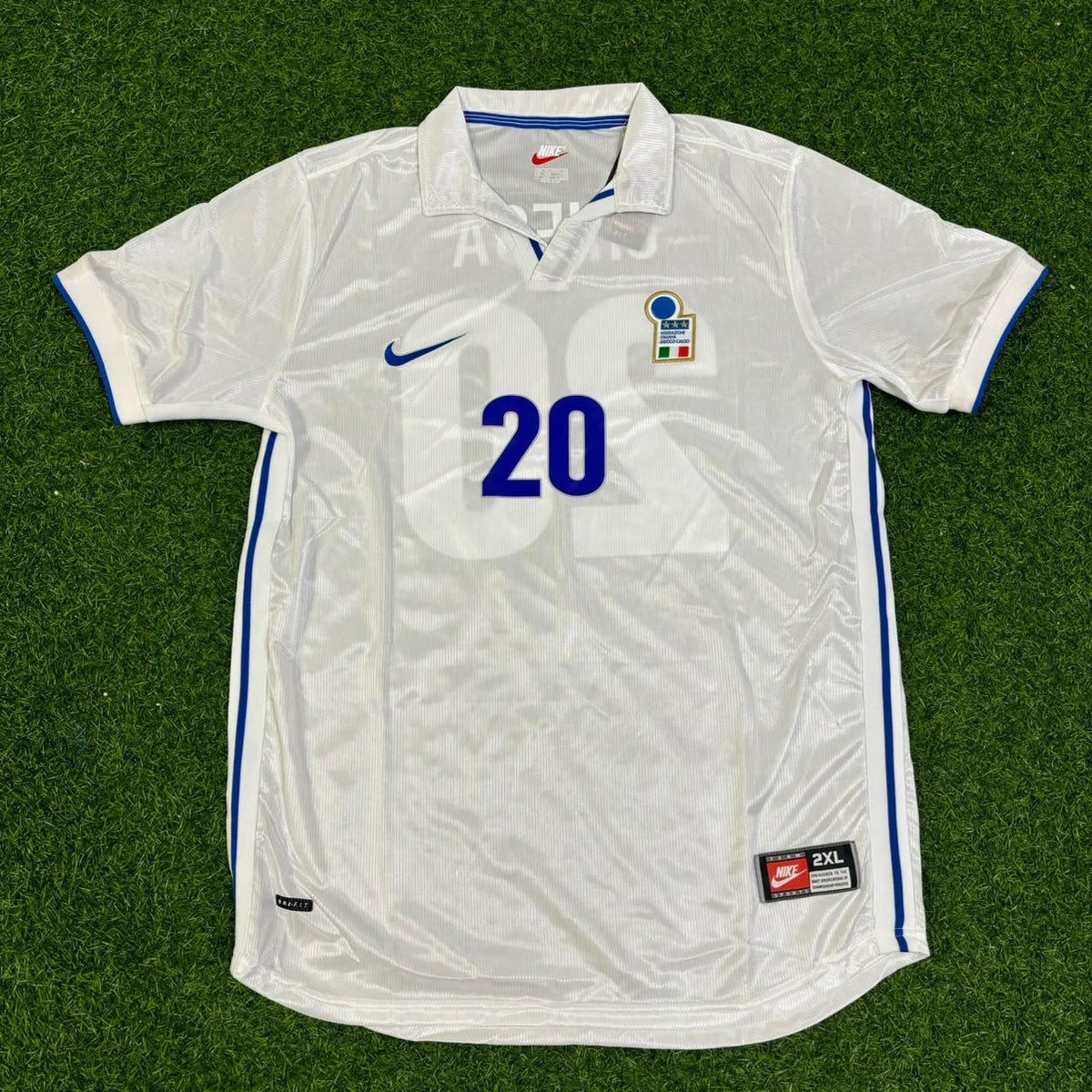Enrico Chiesa #20 Italy 1998 World Cupe Away White Retro Jersey Football – Front View