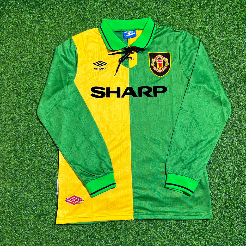 Manchester United 1992 1994 Retro Retro Football Jersey – Eric Cantona – Front View