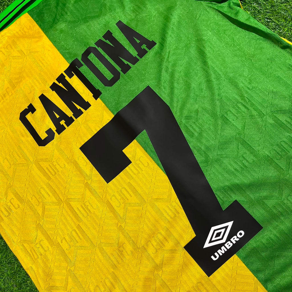 Manchester United 1992 1994 Retro Retro Football Jersey – Eric Cantona – Detailed View