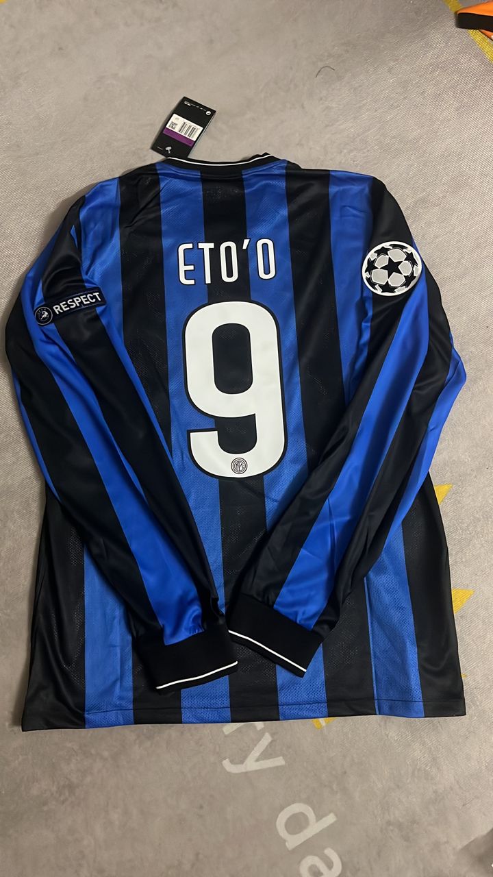 Samuel Eto`o #9 - Inter 2010 Champions League Final Jersey – Back View