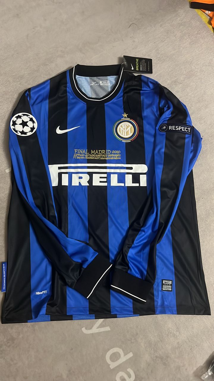 Samuel Eto`o #9 - Inter 2010 Champions League Final Jersey – Front View