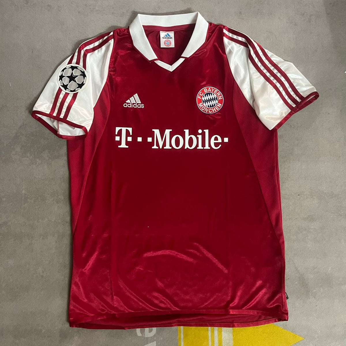 Roy Makaay 10 FC Bayern Munich 2003 2004 Retro Jersey Jersey – Front View
