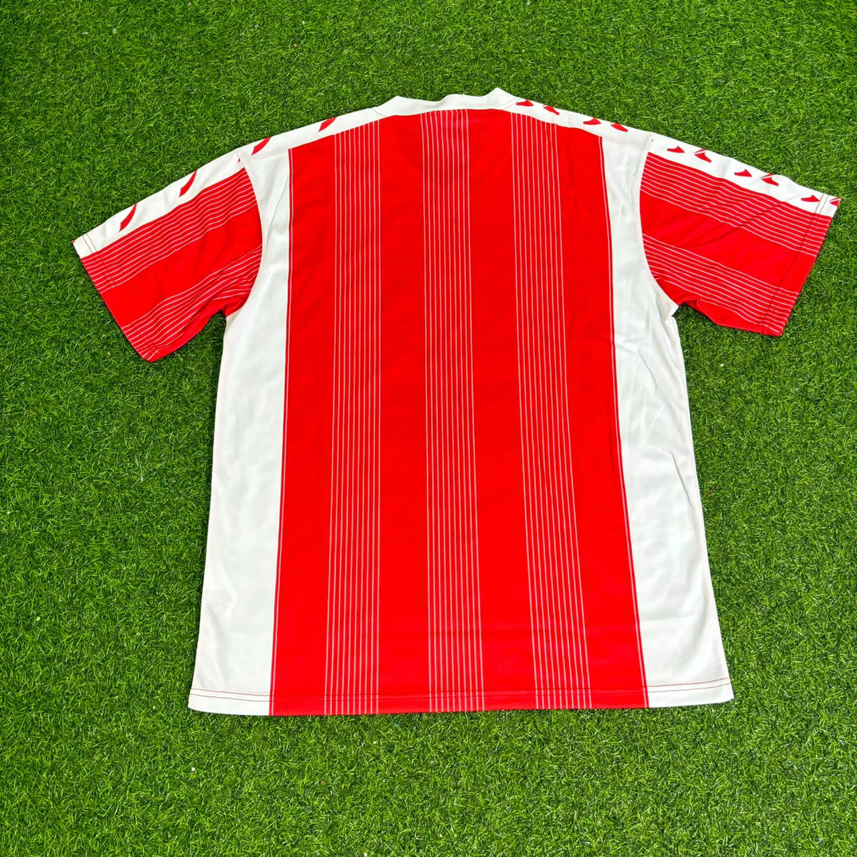1. FC Nürnberg 1994 Saison Heim Retro – Front View