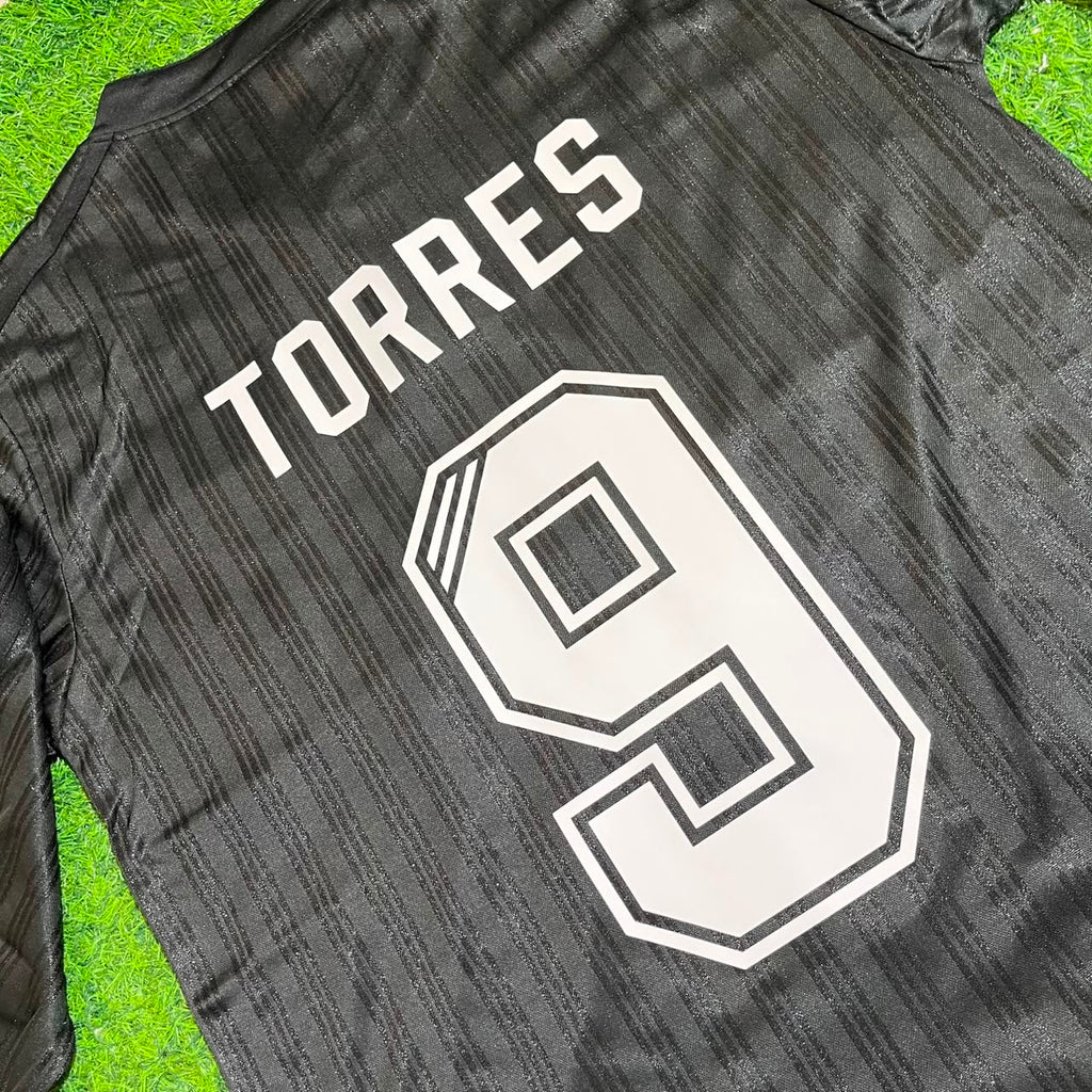 Fernando Torres Liverpool Black Long Sleeve Retro Kit Jersey – Detailed View