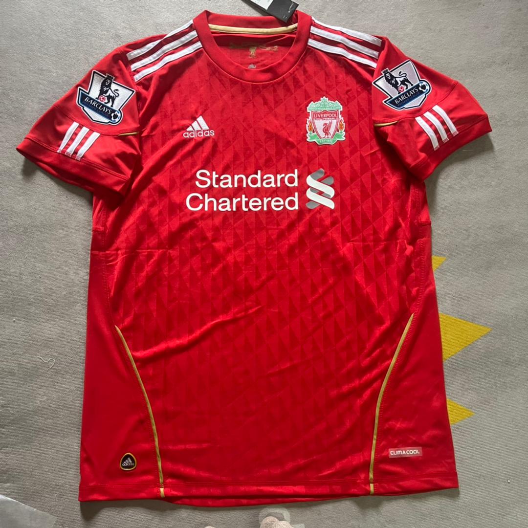 Fernando Torres Liverpool 2010 2011 Season Red Retro Jersey – Front View