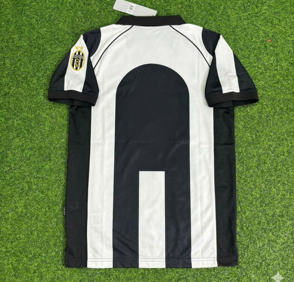 1997/98 Juventus Home Retro Football Jersey – Front View