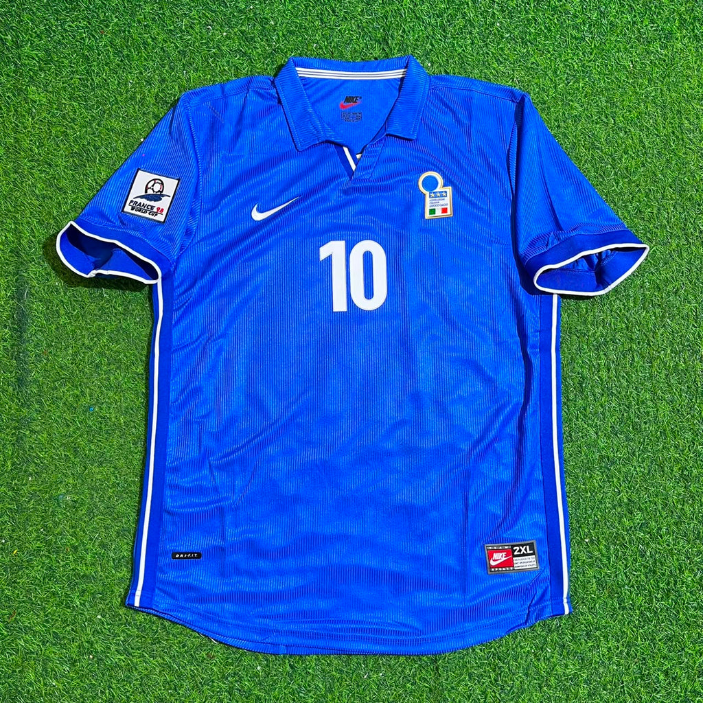 Italy Home Blue Retro Football Jersey – Francesco Totti – Front View