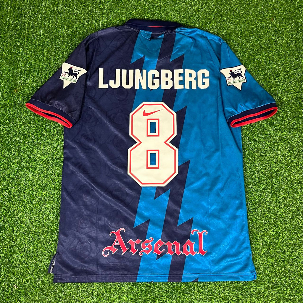 Fredrik Ljungberg 8 – Arsenal Retro Kit Jersey – Back View