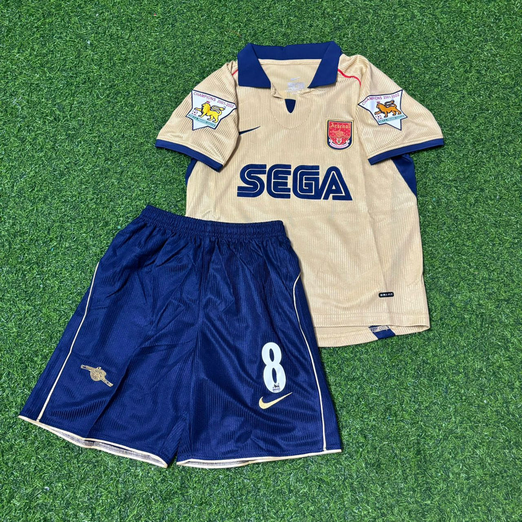 Fredrik Ljungberg #8 Arsenal 2001-2002 Away Golden Kids Retro Football Jersey – Front View