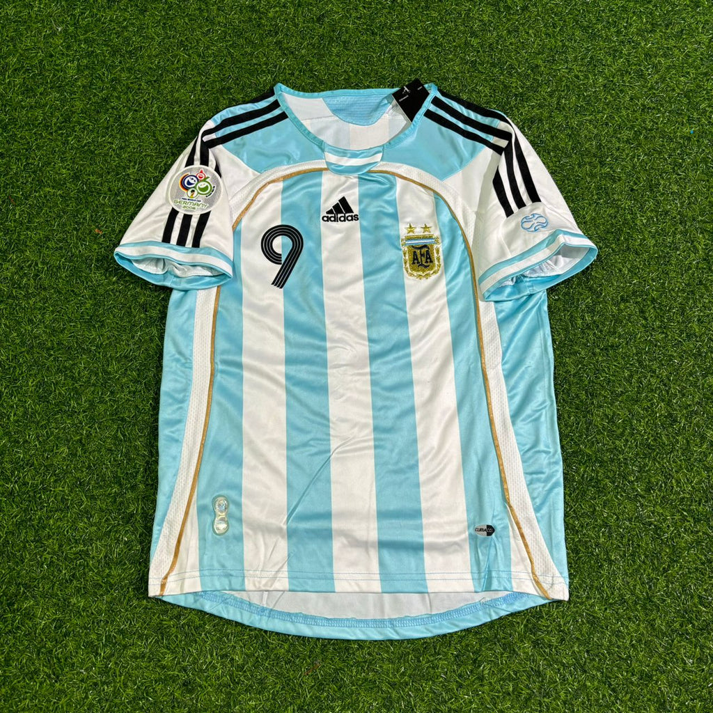 Argentina Retro Soccer Jersey – Gabriel Batistuta – Front View