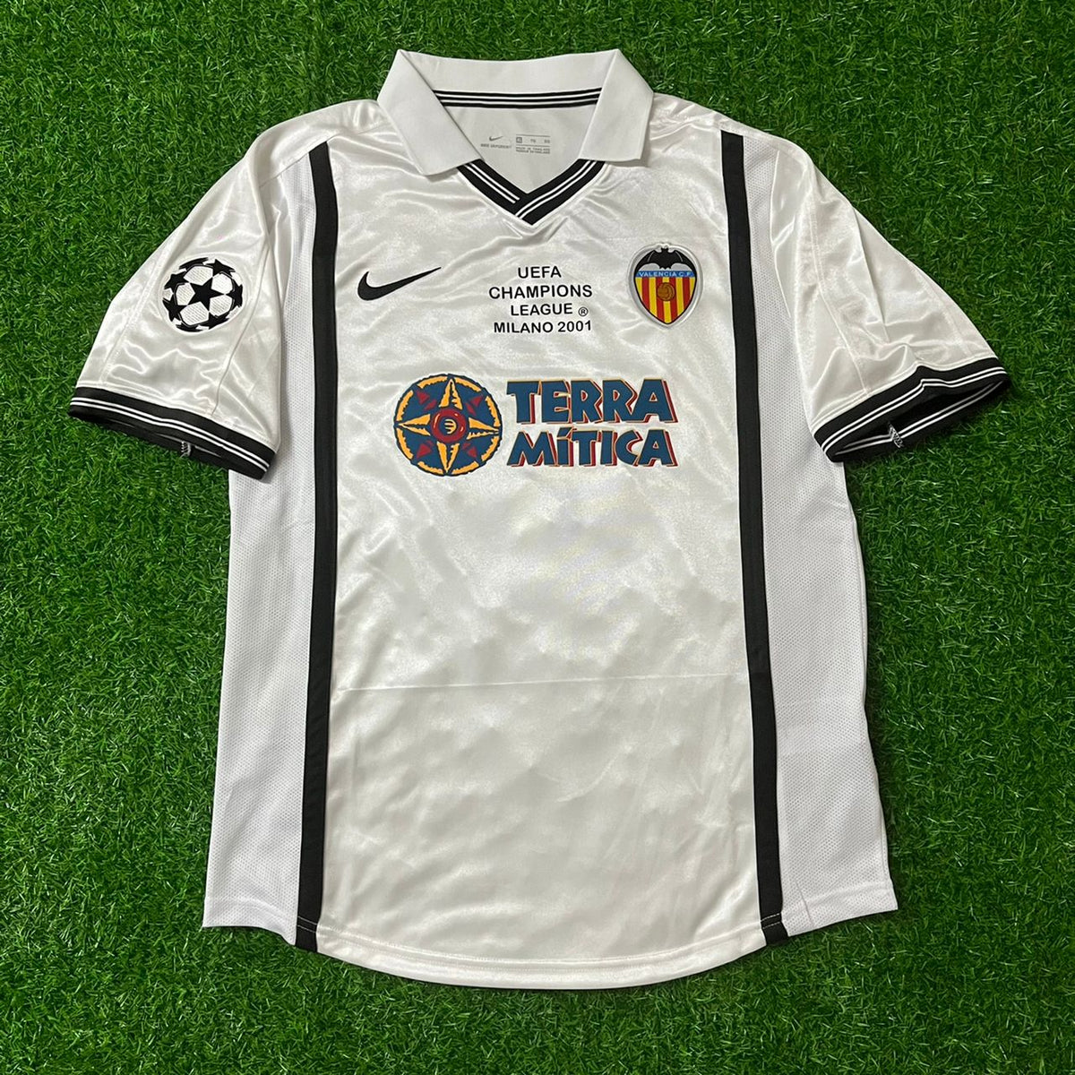 Gaizka Mendieta Valencia 2001 Milano Champions Final Retro Jersey – Front View