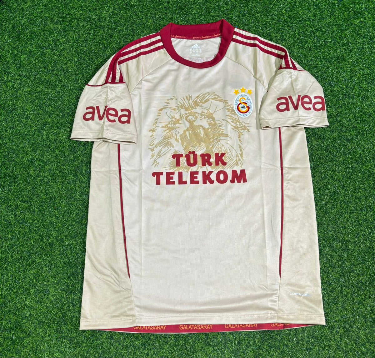 Galatasaray 2010-2011 Retro Football Jersey – Front View