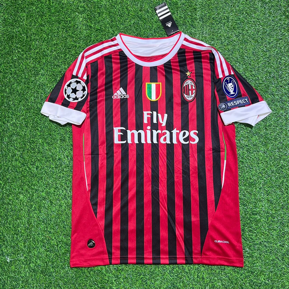 2011/12 Gennaro Gattuso 8 - AC Milan Home Retro Football Jersey – Front View