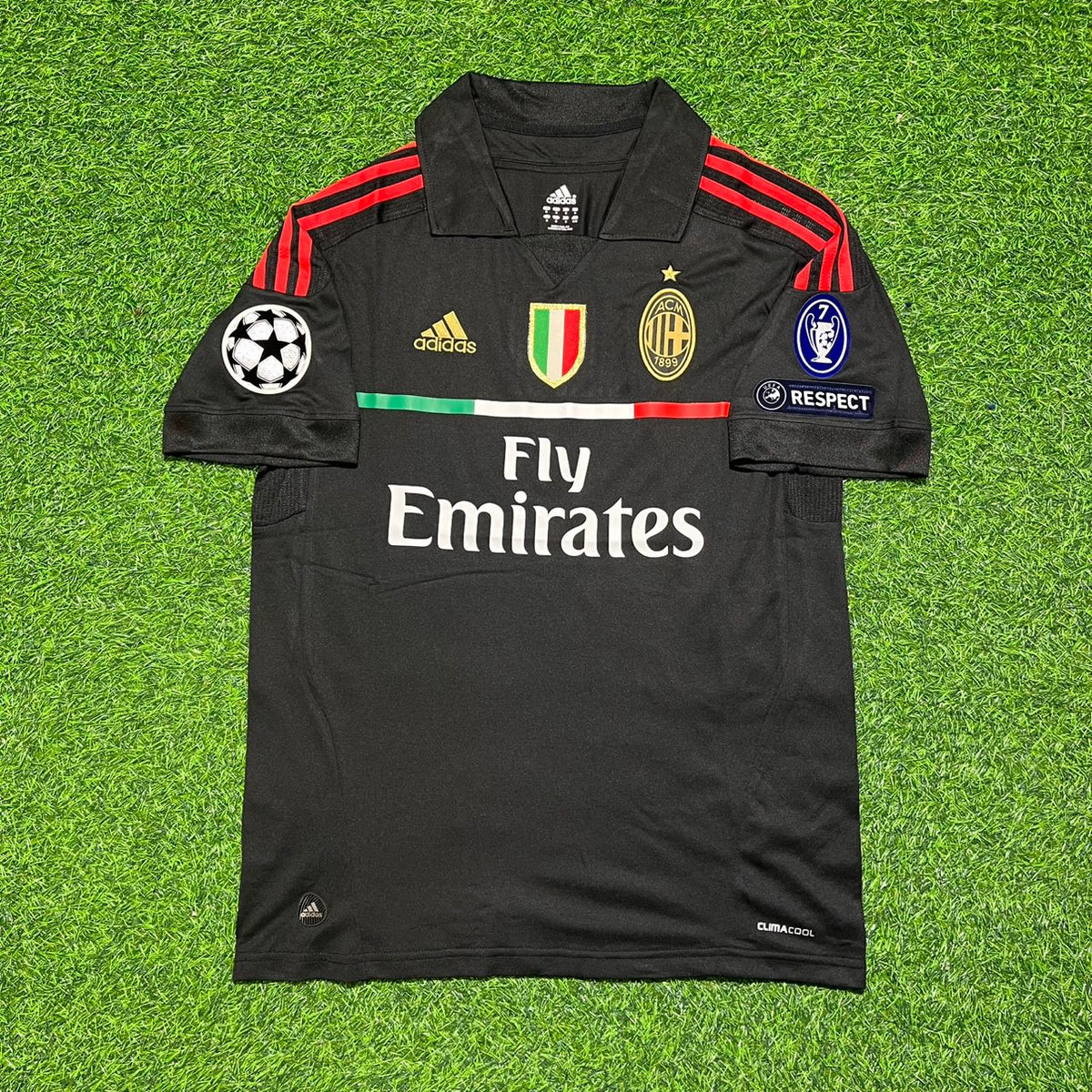 2011/12 Gennaro Gattuso 8 - Milan Third Kit Retro Football Jersey – Front View