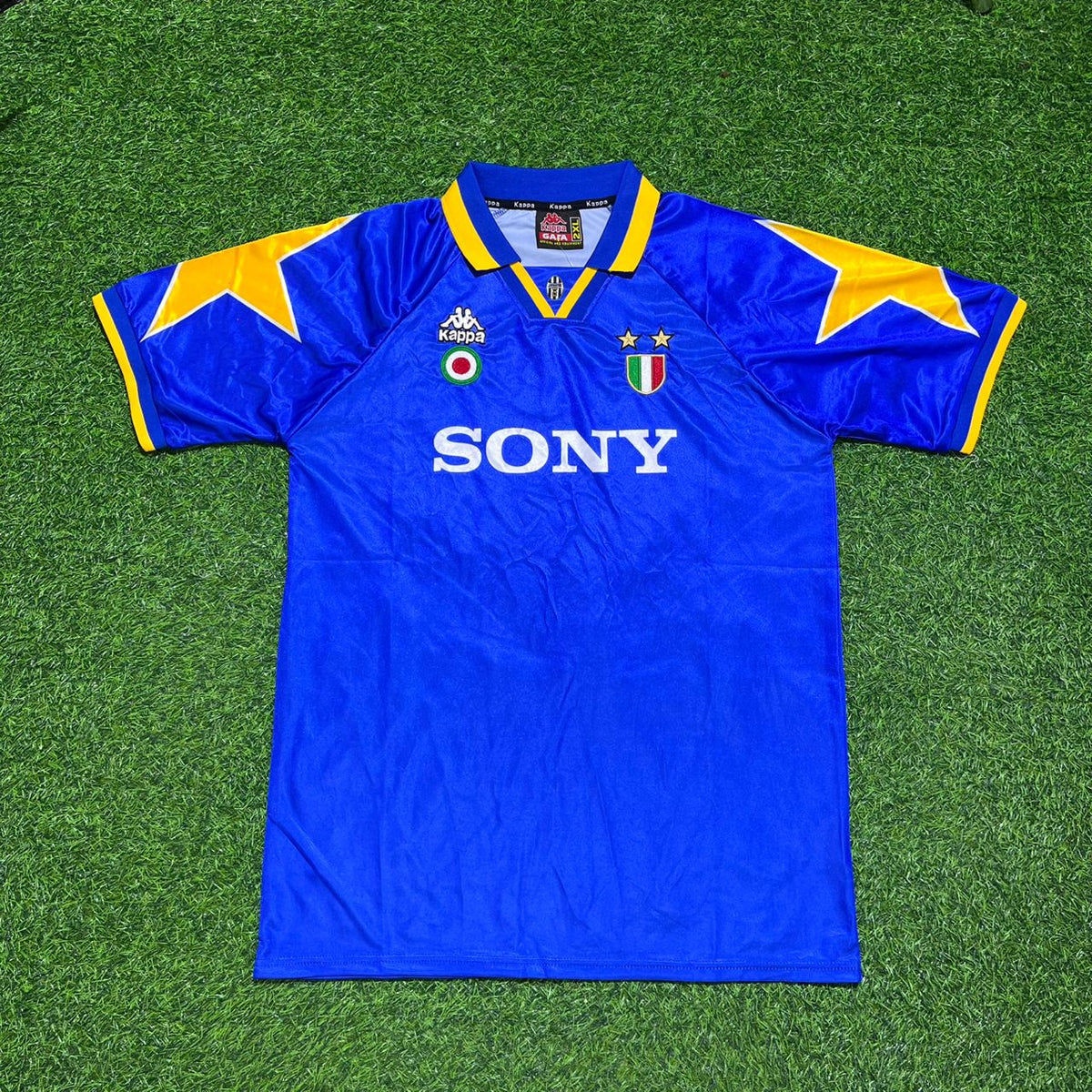Juventus 1995/97 Retro Kit Jersey – | | – Gianluca Vialli 9 – – Front View