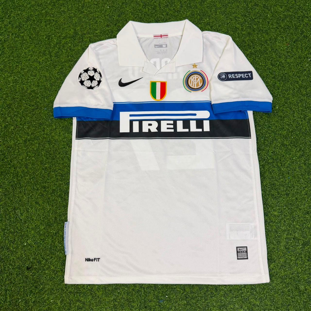 Inter 2009/2010 White Retro Football Jersey – Goran Pandev – Front View