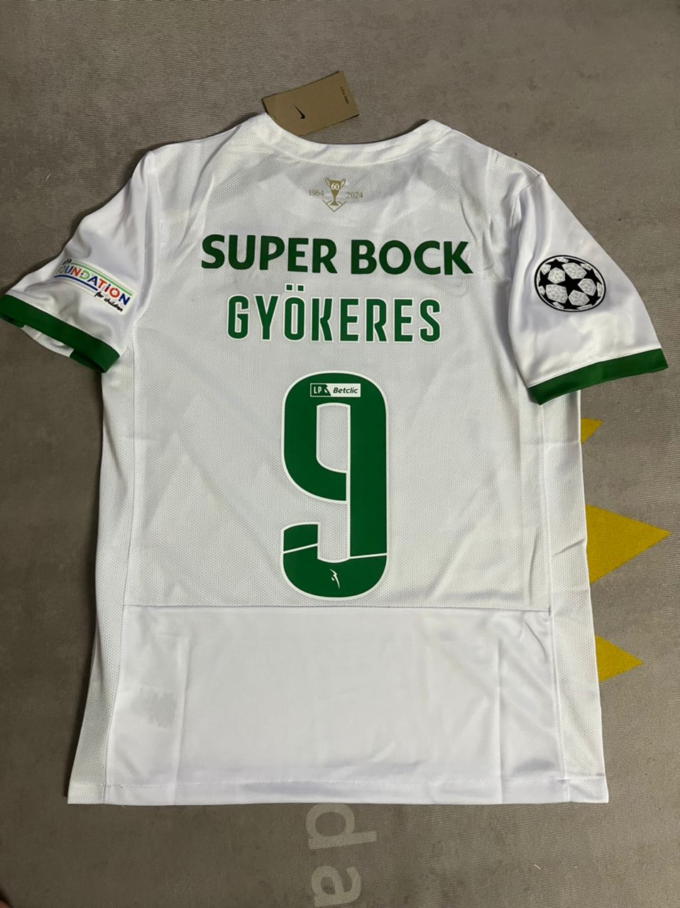 Viktor Gyökeres Sporting CP Lisbon Jersey – Detailed View
