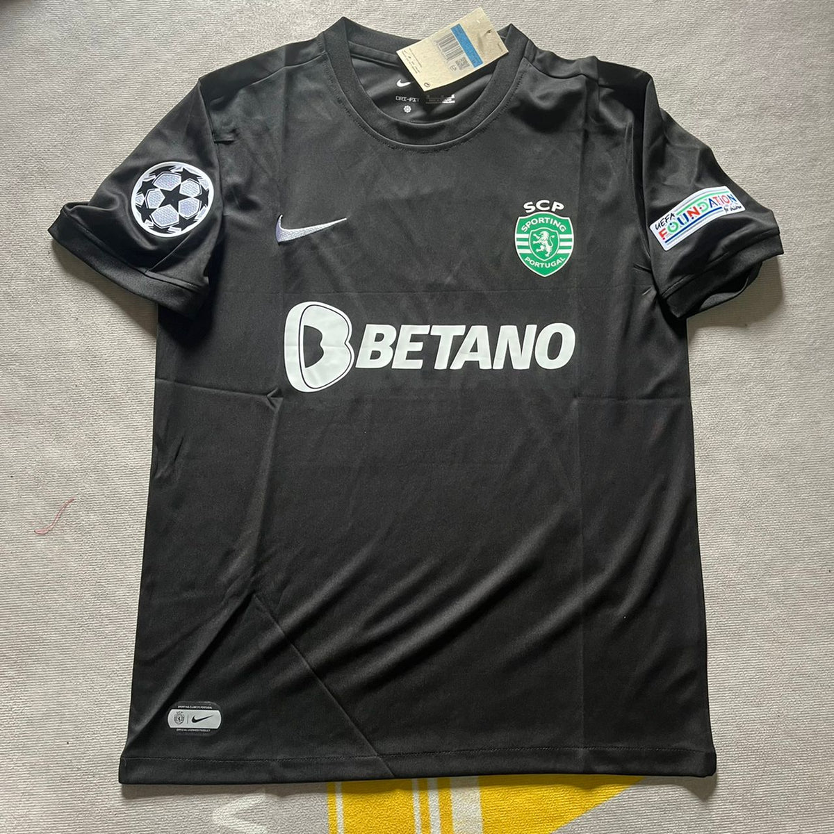 Viktor Gyökeres Sporting CP Lisbon Commemorative Black Football Jersey – Front View