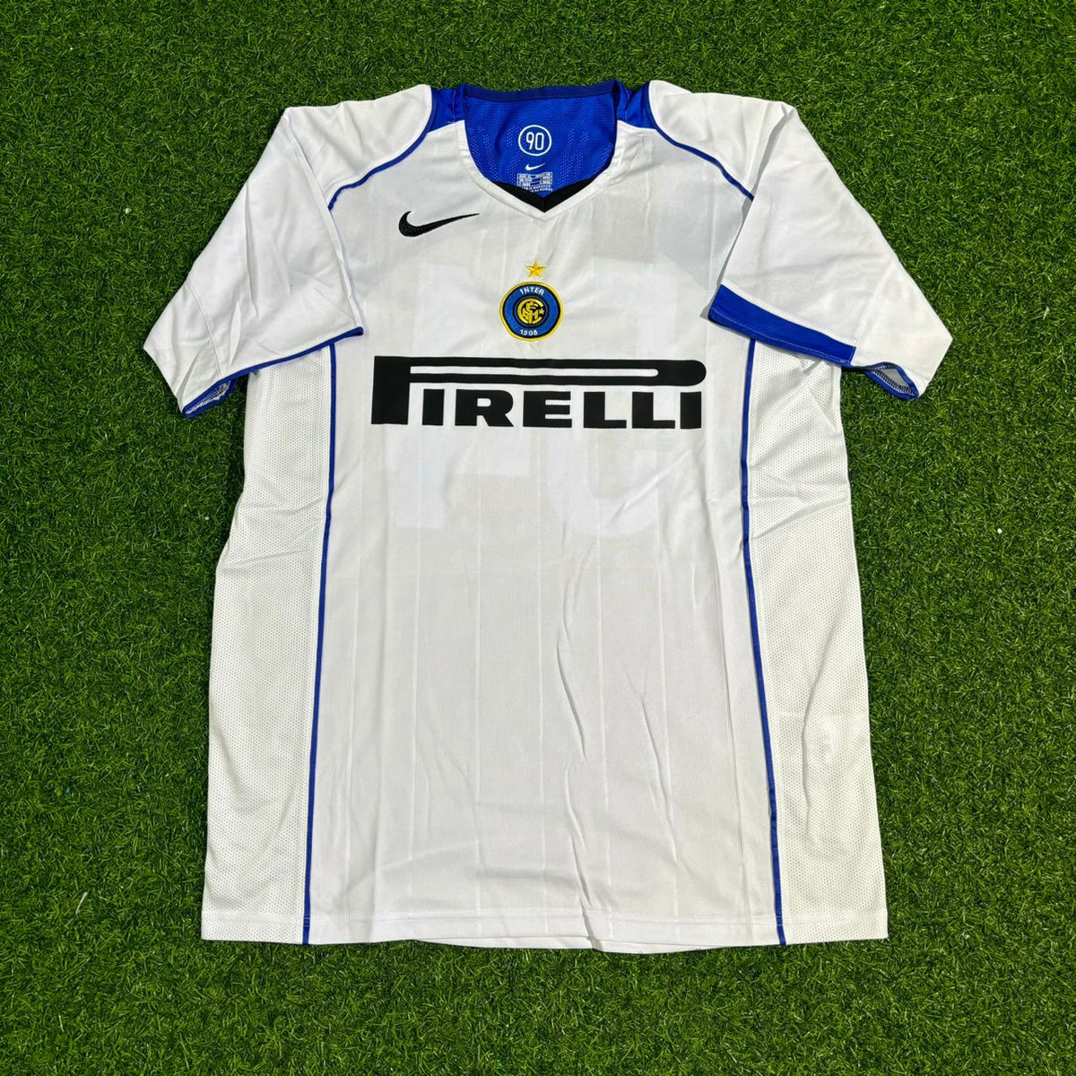 2004/05 Esteban Cambiasso Inter Milan Retro White Football Jersey – Front View
