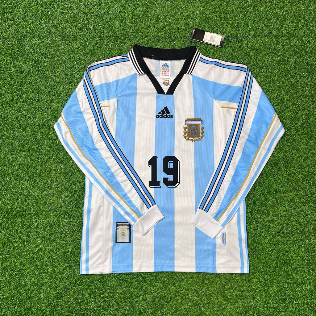 Argentina 1998 World Cup White Long Sleeve Retro Football Jersey – Hernan Crespo – Front View