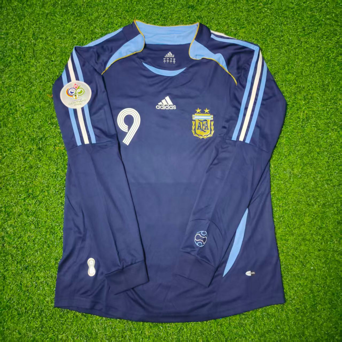 Argentina 2006 World Cup Long Sleeve Retro Football Jersey – Hernan Crespo – Front View