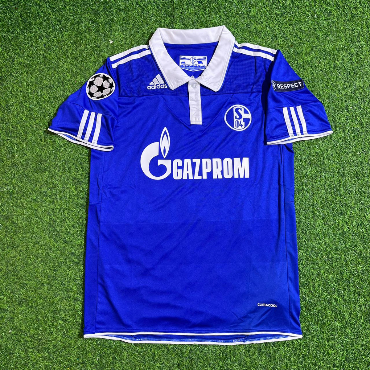 Schalke 04 Season 2010- 11 Retro Champions League Football Jersey – Ivan Rakitić 10- – Front View