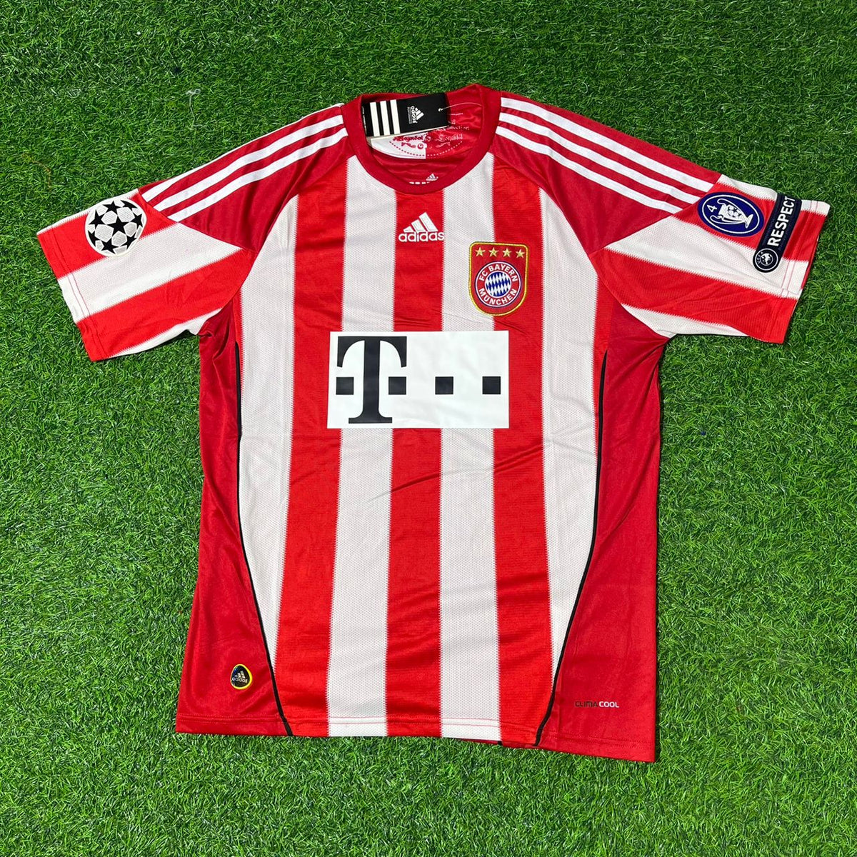 2010/11 Ivica Olic Bayern Munich Home Football Jersey – Front View