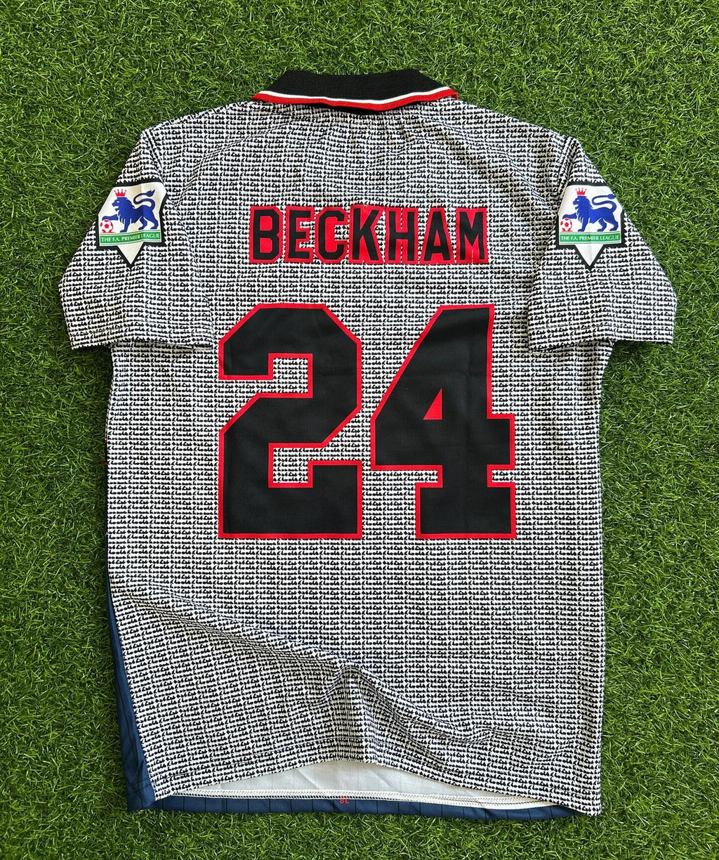 David Beckham Manchester United Retro Jersey – Detailed View