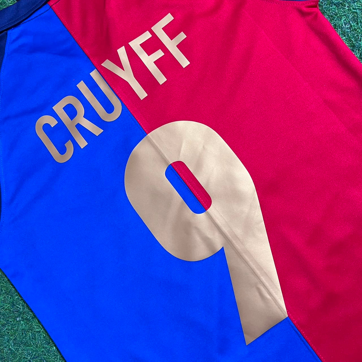 Johan Cruyff – Barcelona Special Retro Kit Jersey – | | – Detailed View