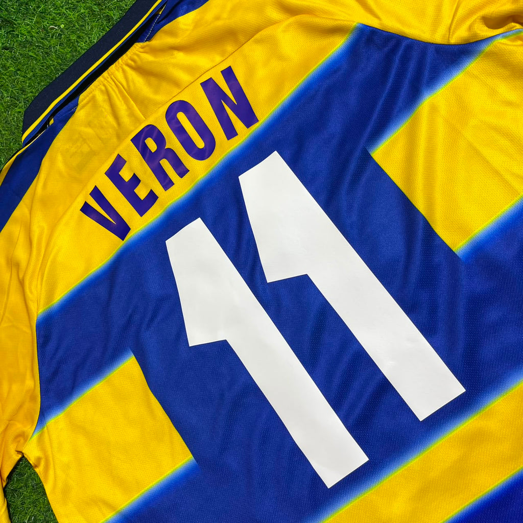 Juan Sebastian Veron Parma 1999/00 Retro Long Sleeve Football Jersey – Detailed View