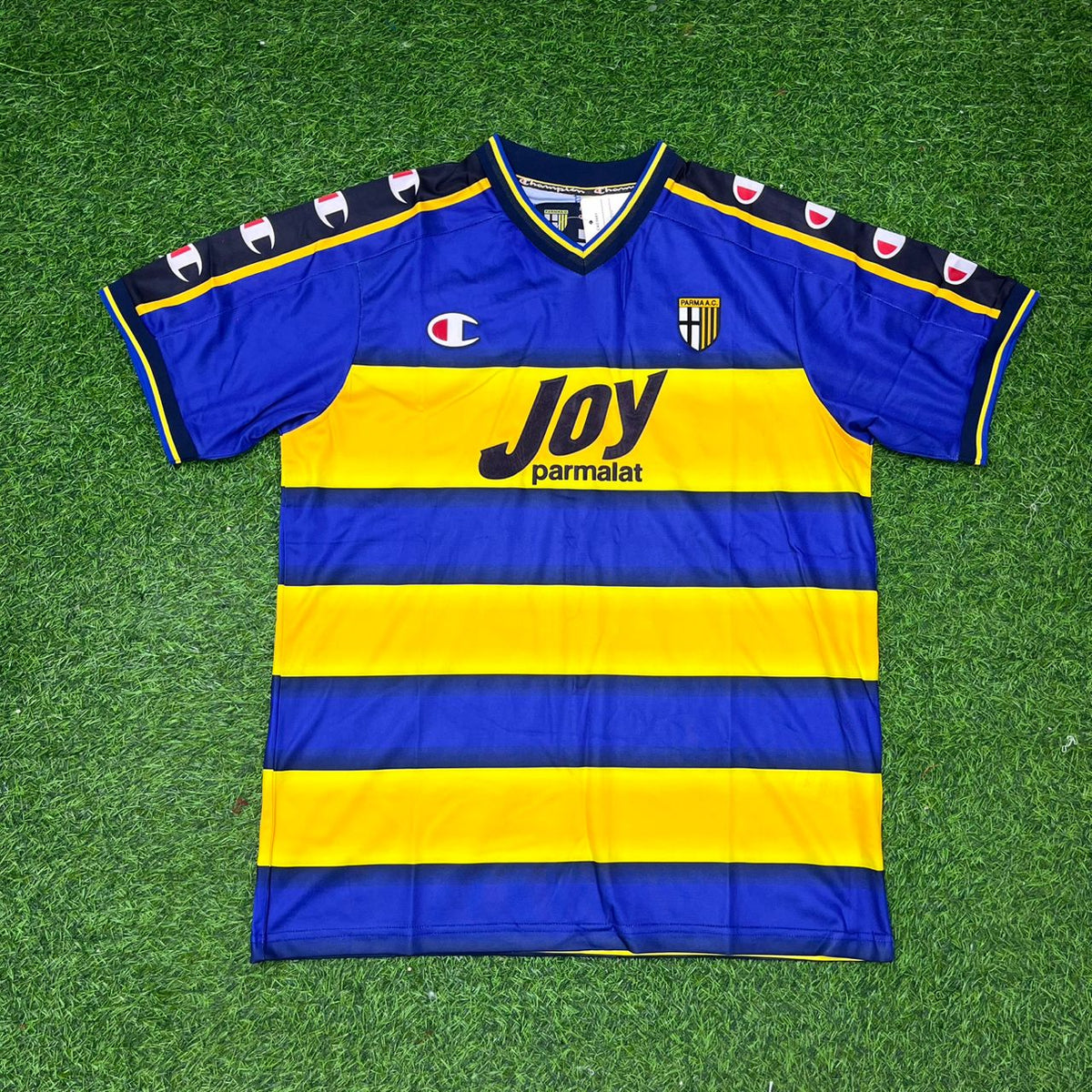 1998/99 Juan Sebastián Verón Parma Calcio Retro Football Jersey – Front View