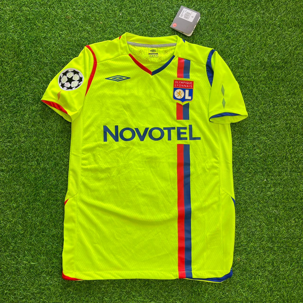 2008/09 Juninho Pernambucano Lyon Champions League Football Jersey – Front View