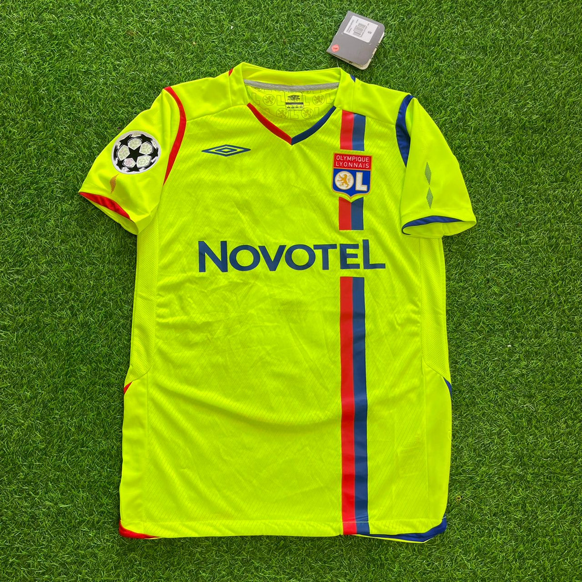 2008/09 Juninho Pernambucano Lyon Champions League Football Jersey – Front View