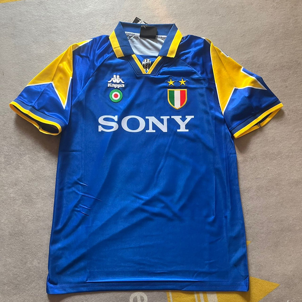 1995 Angelo Di Livio 7 Juventus 1997 Retro Football Jersey – Front View