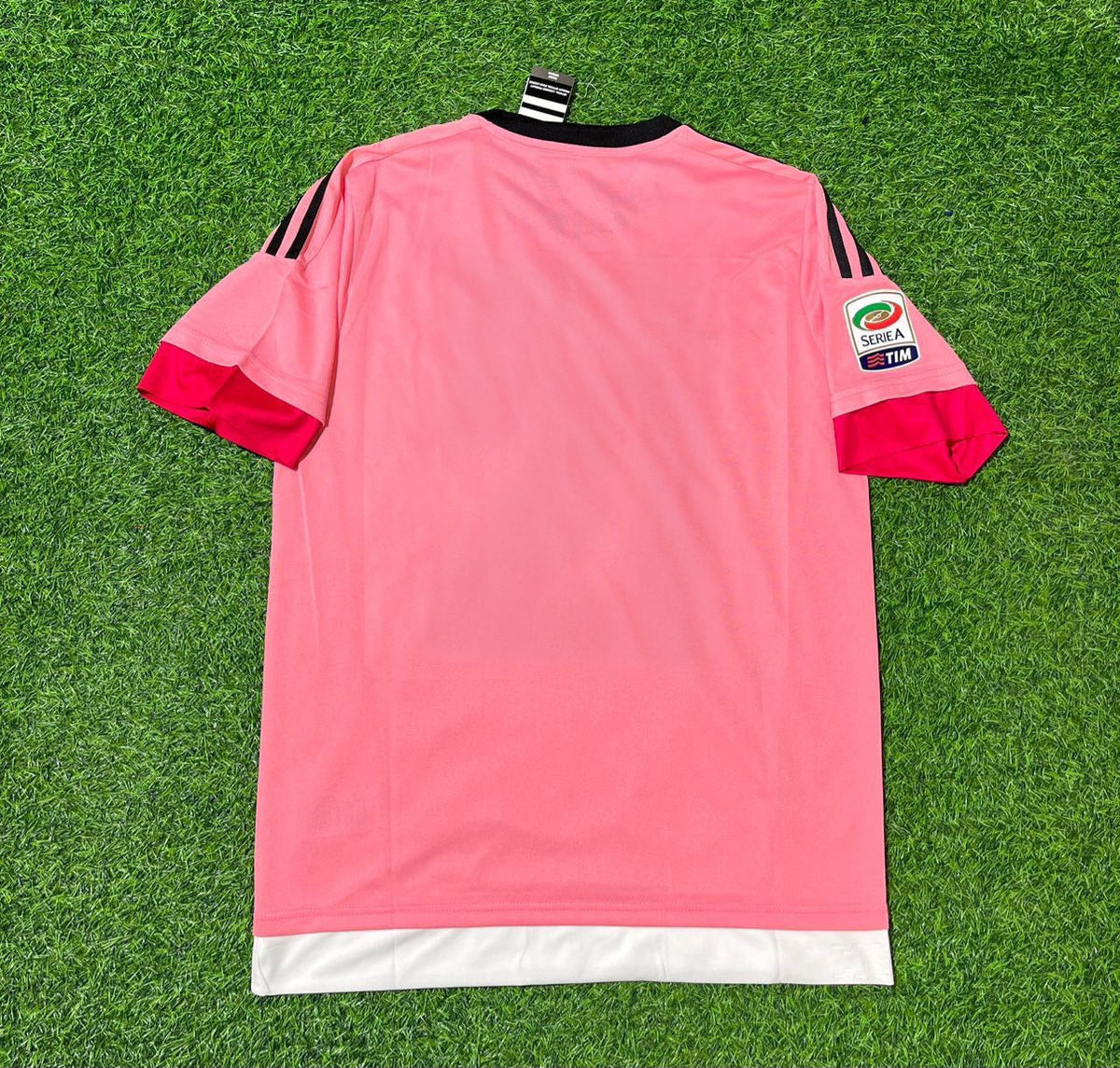 Juventus Retro Pink 2015-2016 Jersey – Front View