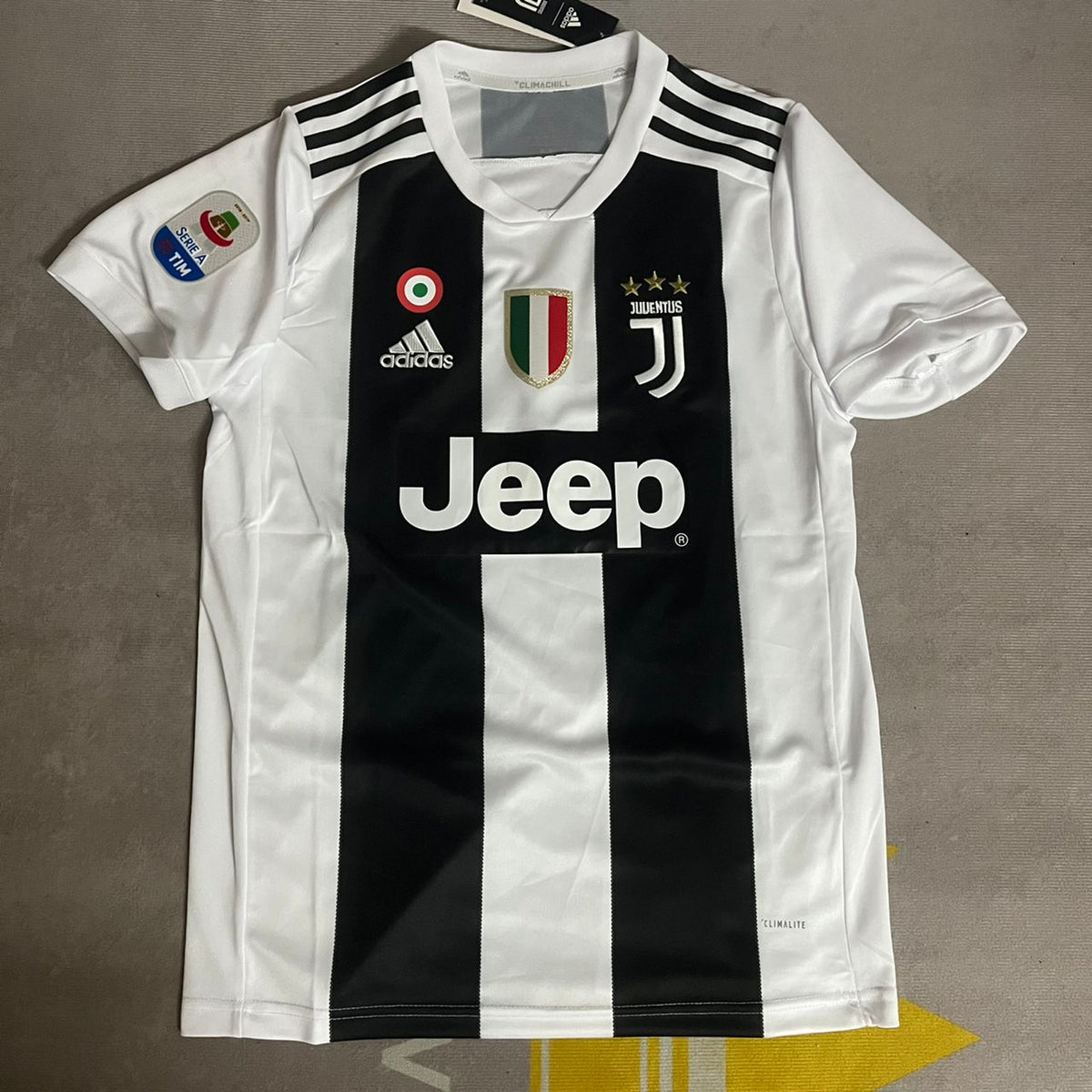 Cristiano Ronaldo Juventus 2018 2019 Retro Jersey – Detailed View