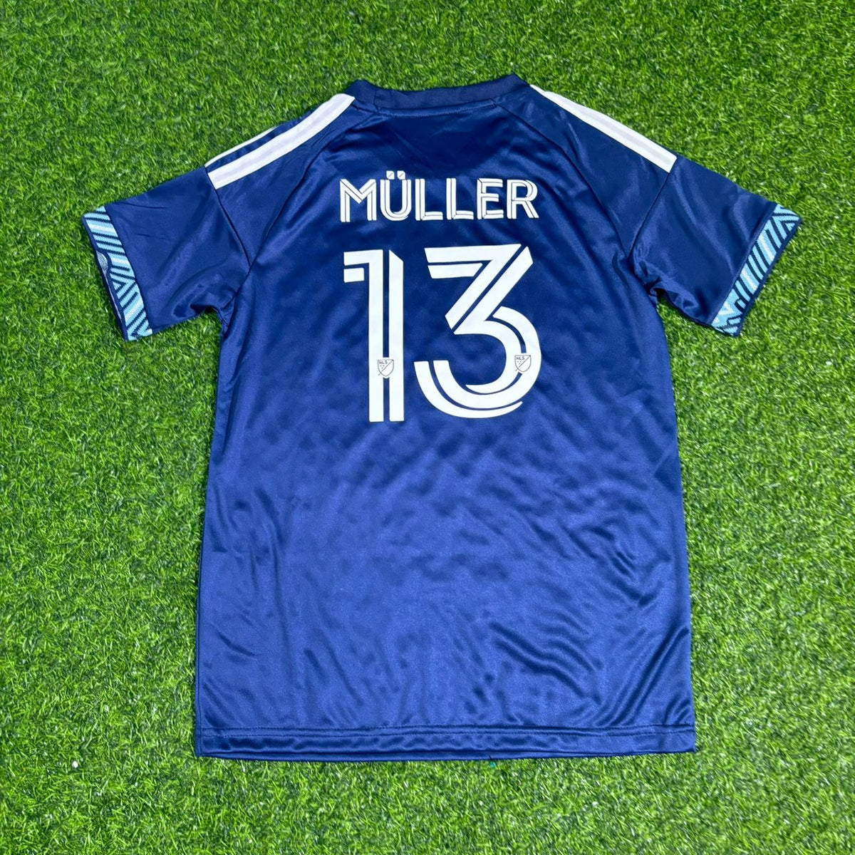 Thomas Müller Vancouver Whitecaps Home Kids Football Jersey – Detailed View