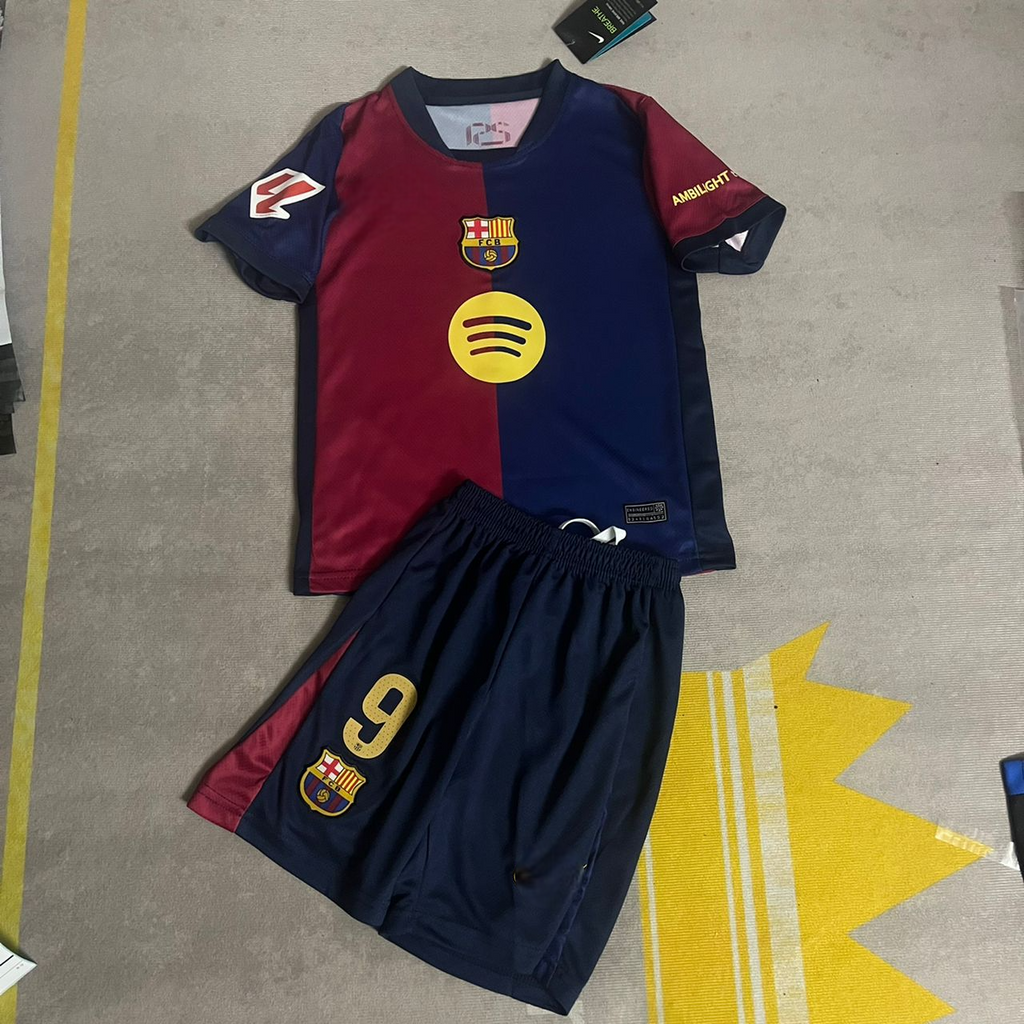 Robert Lewandowski Barcelona Kids Kit Kindertrui (Ages 3-13) – Front View