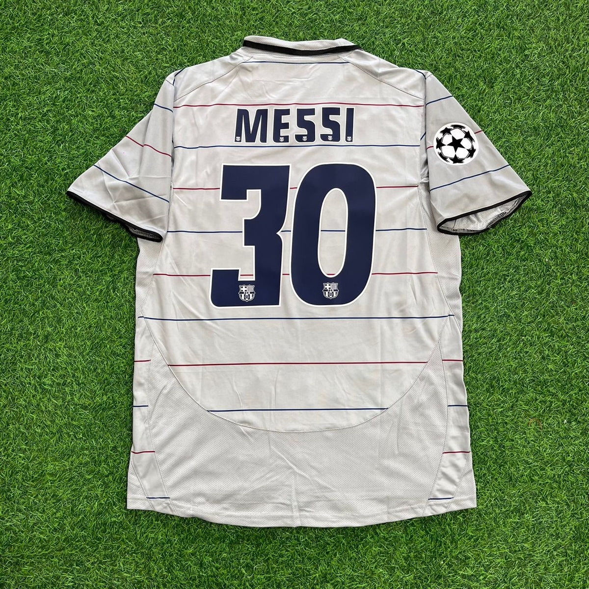 Lionel Messi 30 - Barcelona 2004/2005 Debut Season Retro Jersey – Back View