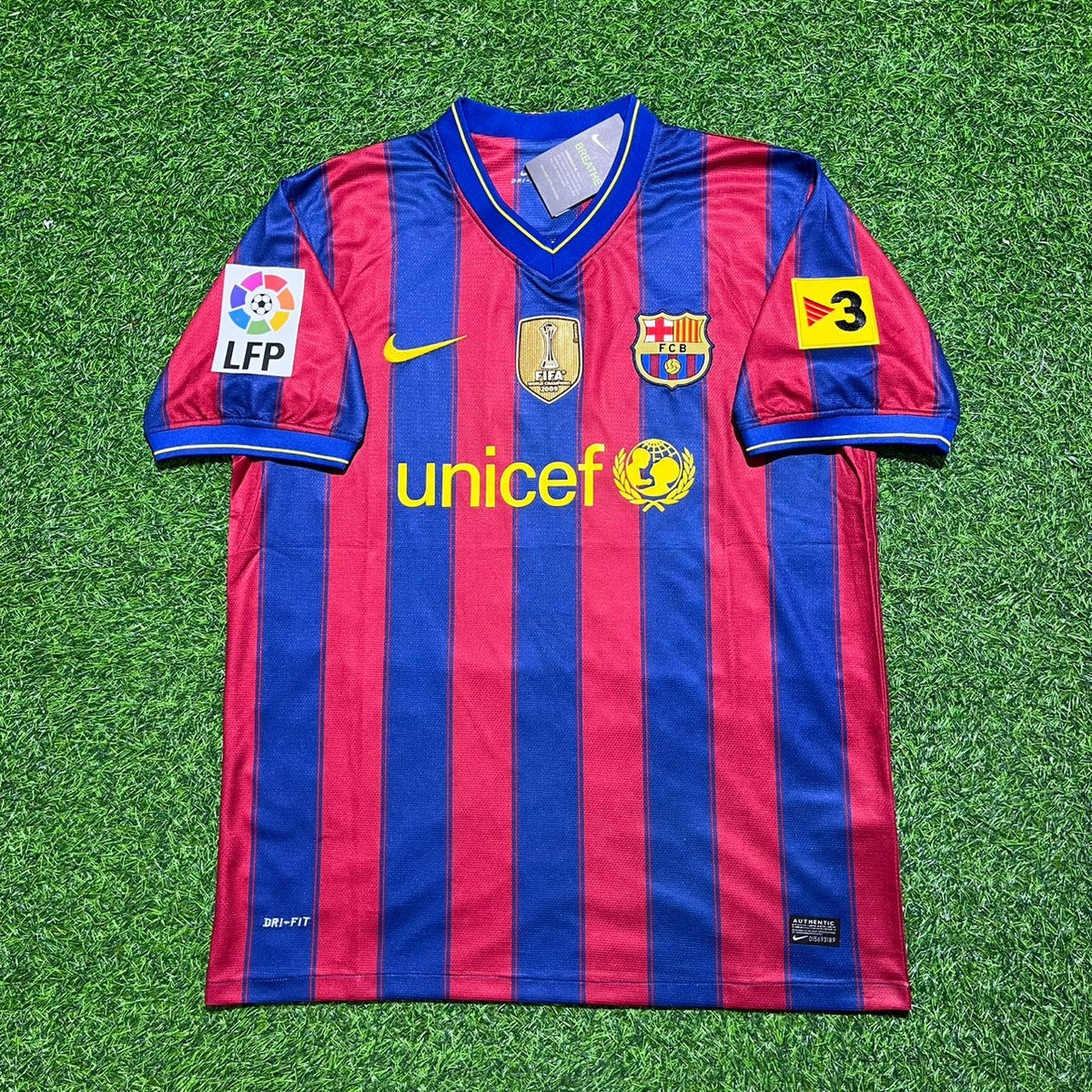 2009/10 Lionel Messi Barcelona Home Retro Football Jersey – Front View