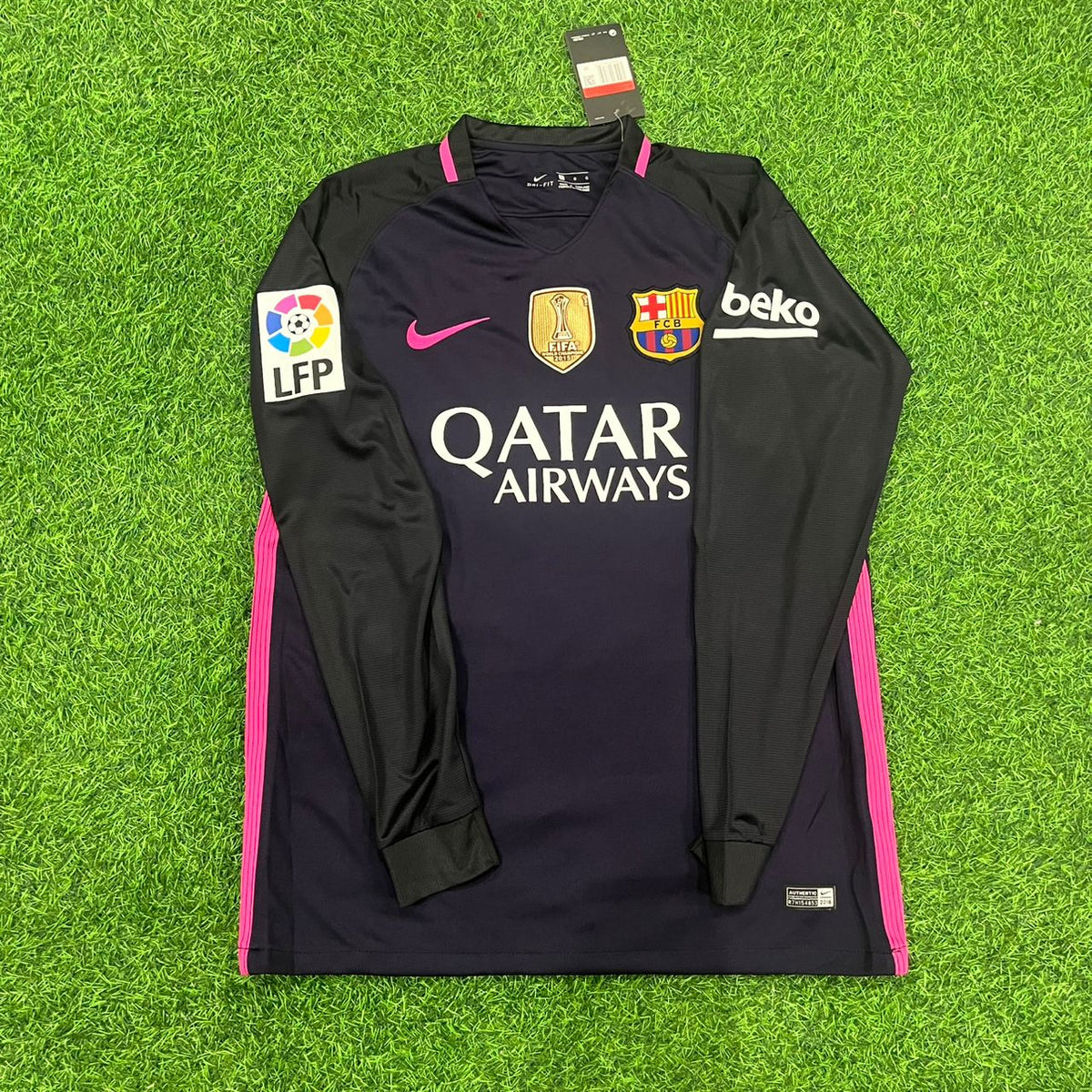 2016/17 Lionel Messi Barcelona Retro Long Sleeve Football Jersey Collection – Front View