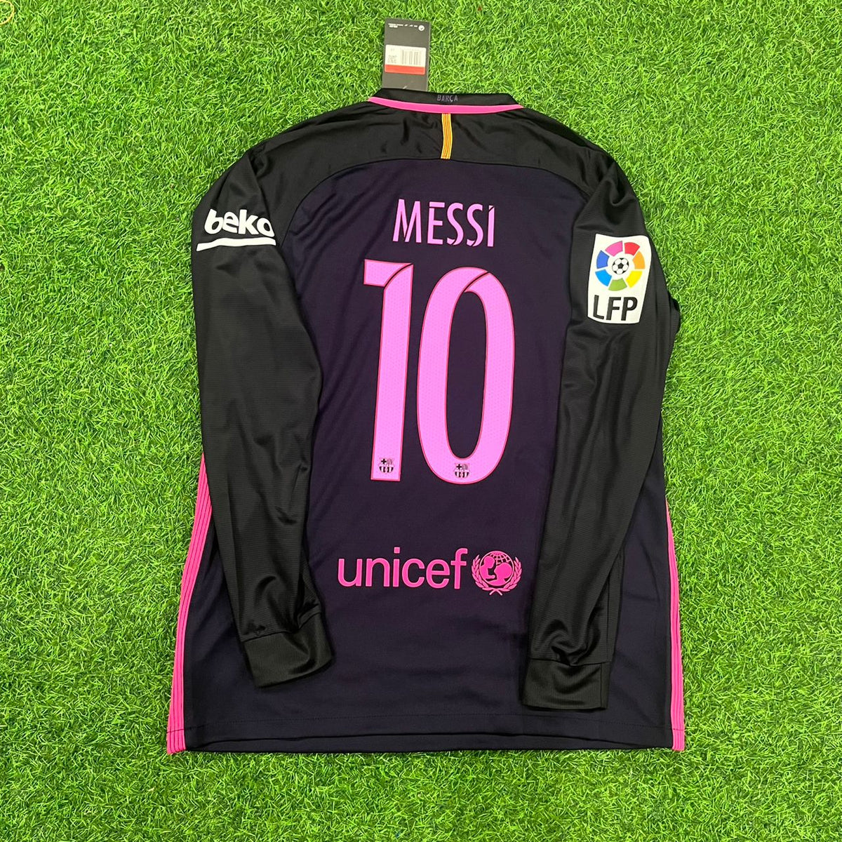 2016/17 Lionel Messi Barcelona Retro Long Sleeve Football Jersey Collection – Back View